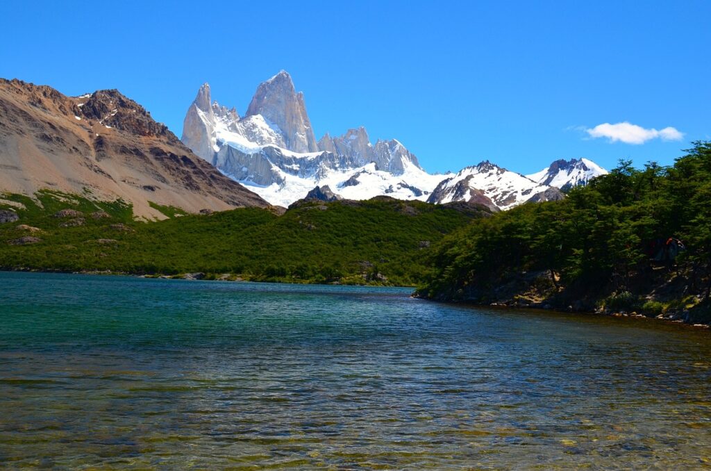 gastronomía, vino, Mendoza, Argentina, turismo enológico, viajes gastronómicos, bodegas en Mendoza, vino argentino